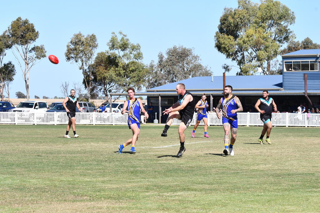 Natimuk and Swifts playing at Natimuk Showgrounds.