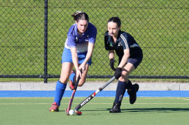 Kaniva’s Skye Braisby and Yanac’s Mikalya Mackley contest the ball.