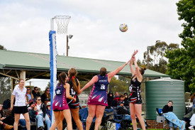 Abby Hallam delivered a best-on-court performance, effortlessly navigating the goal attack position to score 23 goals.