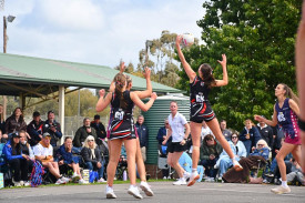 Saints’ junior Lena Marshman delivered a standout performance from defence, grabbing interceptions and consistently deflecting passes.