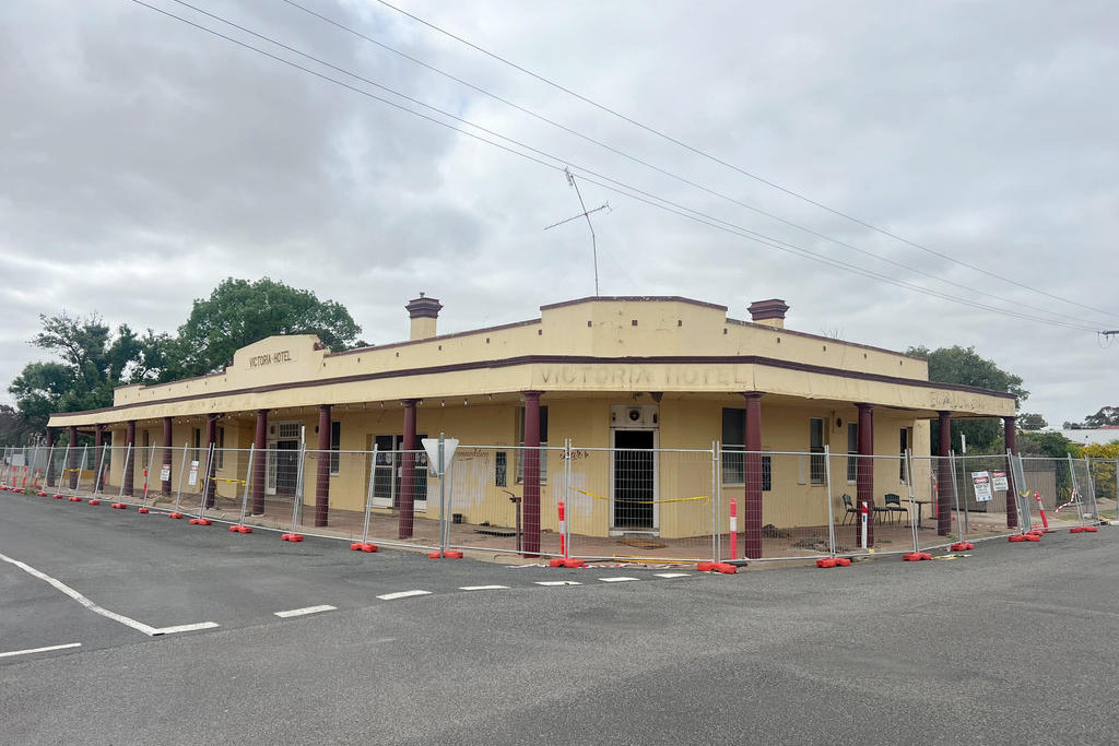 Demolition crews begin dismantling Beulah&rsquo;s historic Victoria Hotel, following safety concerns over the building&rsquo;s deteriorating structure.