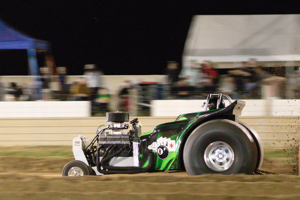 Rainbow buzzed with engine roars during the Rainbow Tractor Pull championship at the Rainbow Rises event site on October 4. Photo: PETES PHOTOS