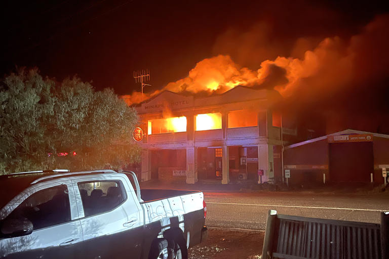 Wimmera and Mallee firefighters responded to a major overnight blaze that ruined the Lascelles Minapre Hotel early Thursday morning.