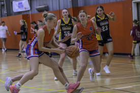 Horsham Hornets under 18 girls’ player Indy Webb contests the ball.