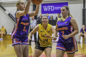 Horsham’s Indy Webb receives the ball.