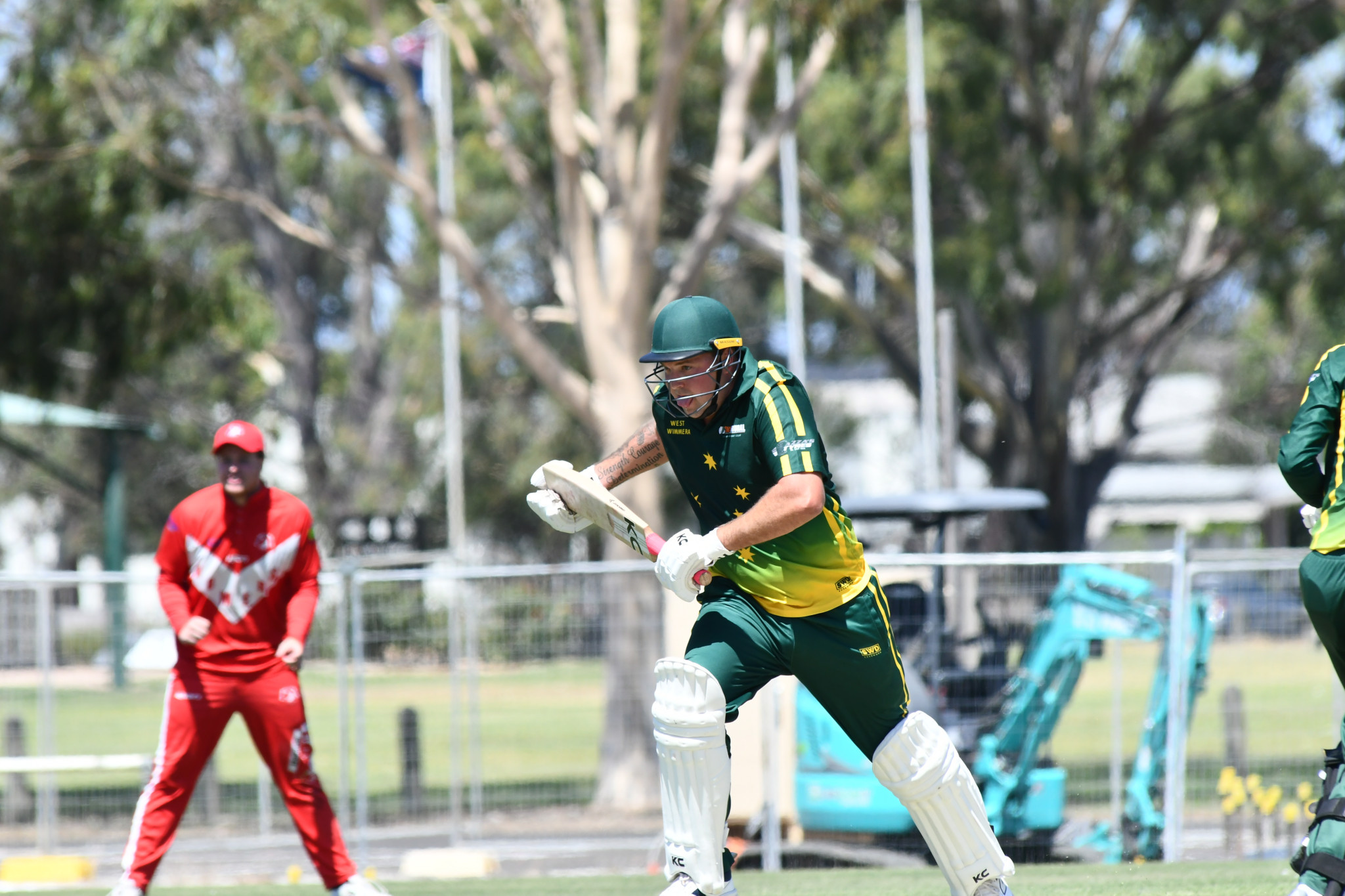 Warriors’ Brodie Cramer goes for a single. PHOTO: CHRIS GRAETZ