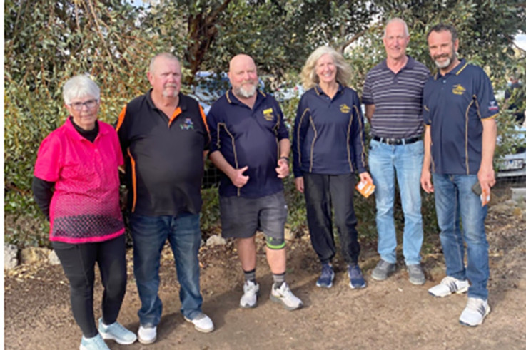 The 4BBB winners: Ann and Wayne Morton, Mal Elliott, Josie Illig, Chris Phelan and Russell Schultz.